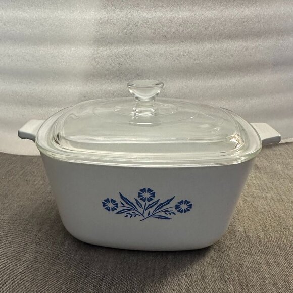 Vintage CorningWare Cornflower Blue 1 3/4 Quart Casserole Dish w/ Lid
